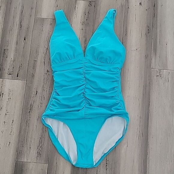 Jantzen Classic swimsuit, size 6 Pettite - Picture 1 of 4